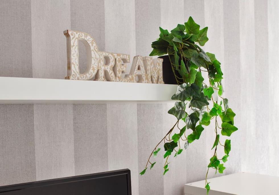 Ferienwohnung 3 Dream Apartmant 3+Parcare Gratuita Oradea Exterior foto